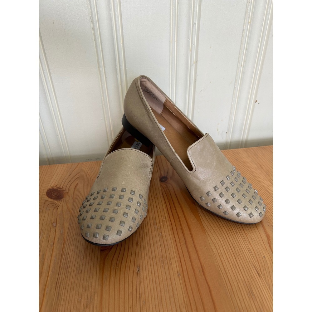 NEW Steve Madden Womens 9 Taupe Studded Chic Neutral Loafer Flat Shoes Imperfect